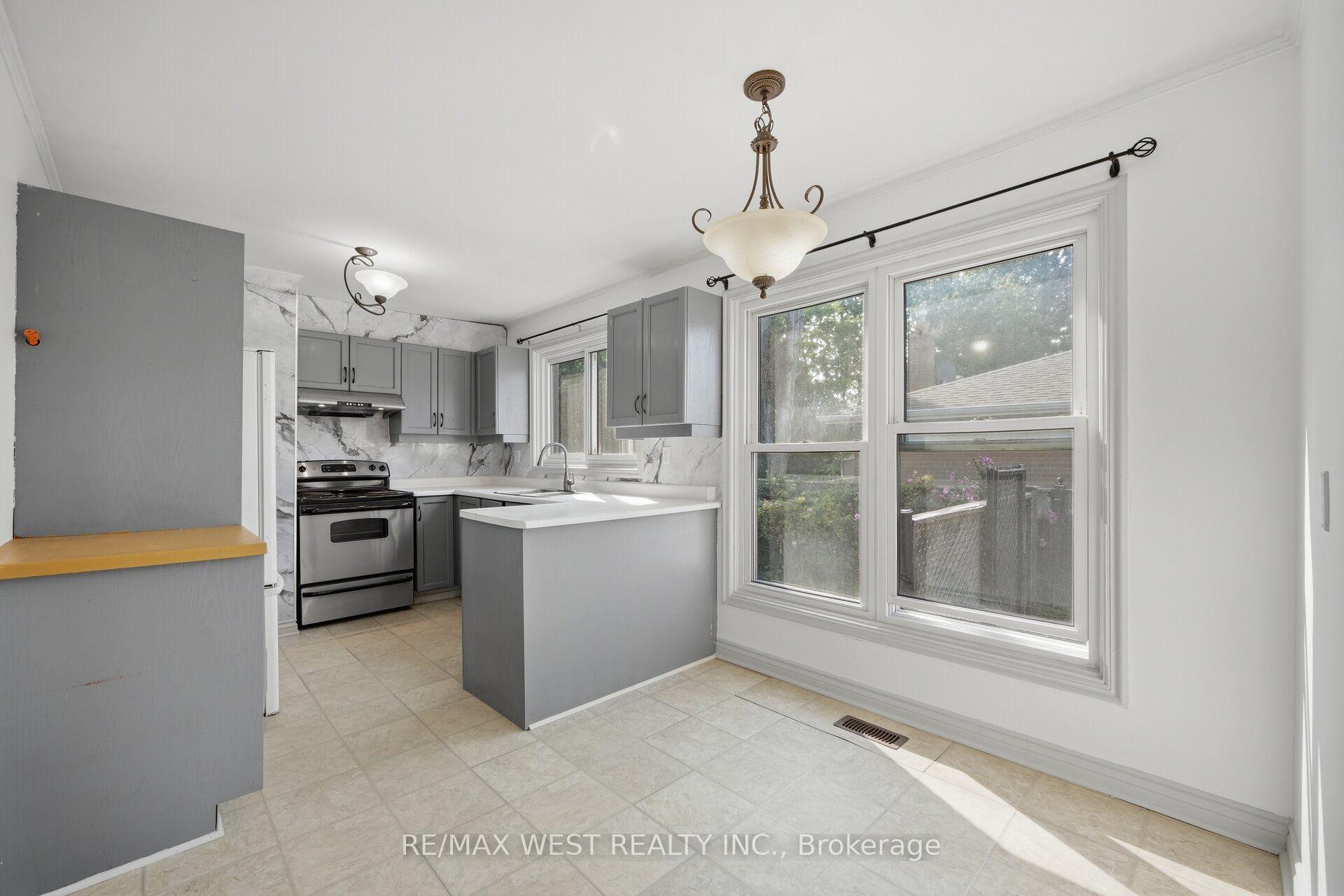 Photo 7 of 751 Meadowvale Road, Scarborough, Highland Creek — HOMEH