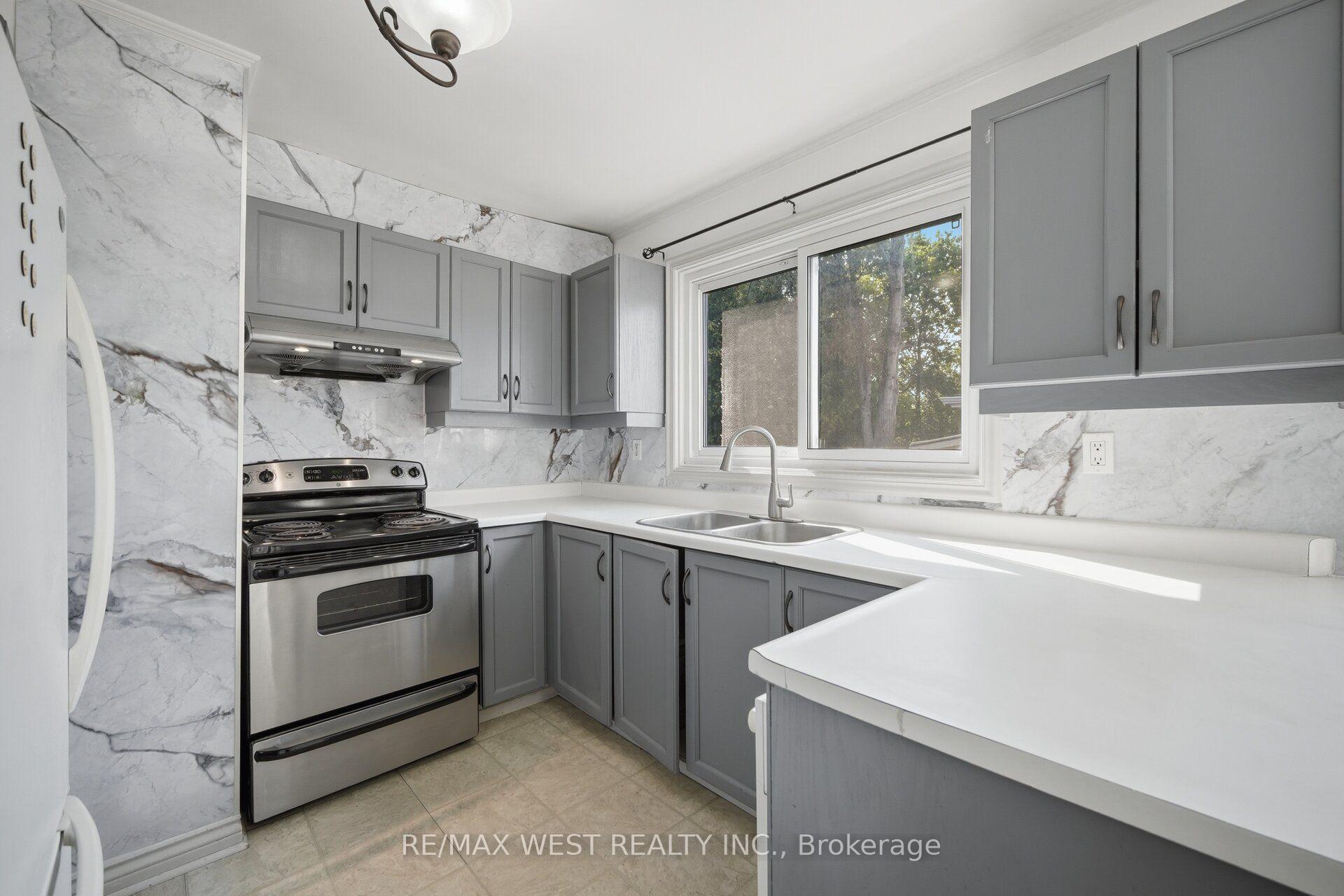 Photo 8 of 751 Meadowvale Road, Scarborough, Highland Creek — HOMEH