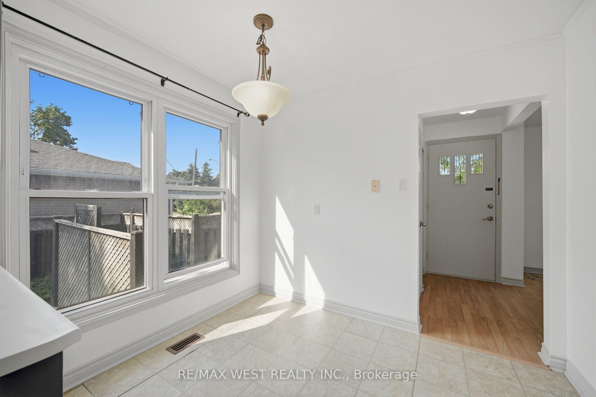 Photo 10 of 751 Meadowvale Road, Scarborough, Highland Creek — HOMEH