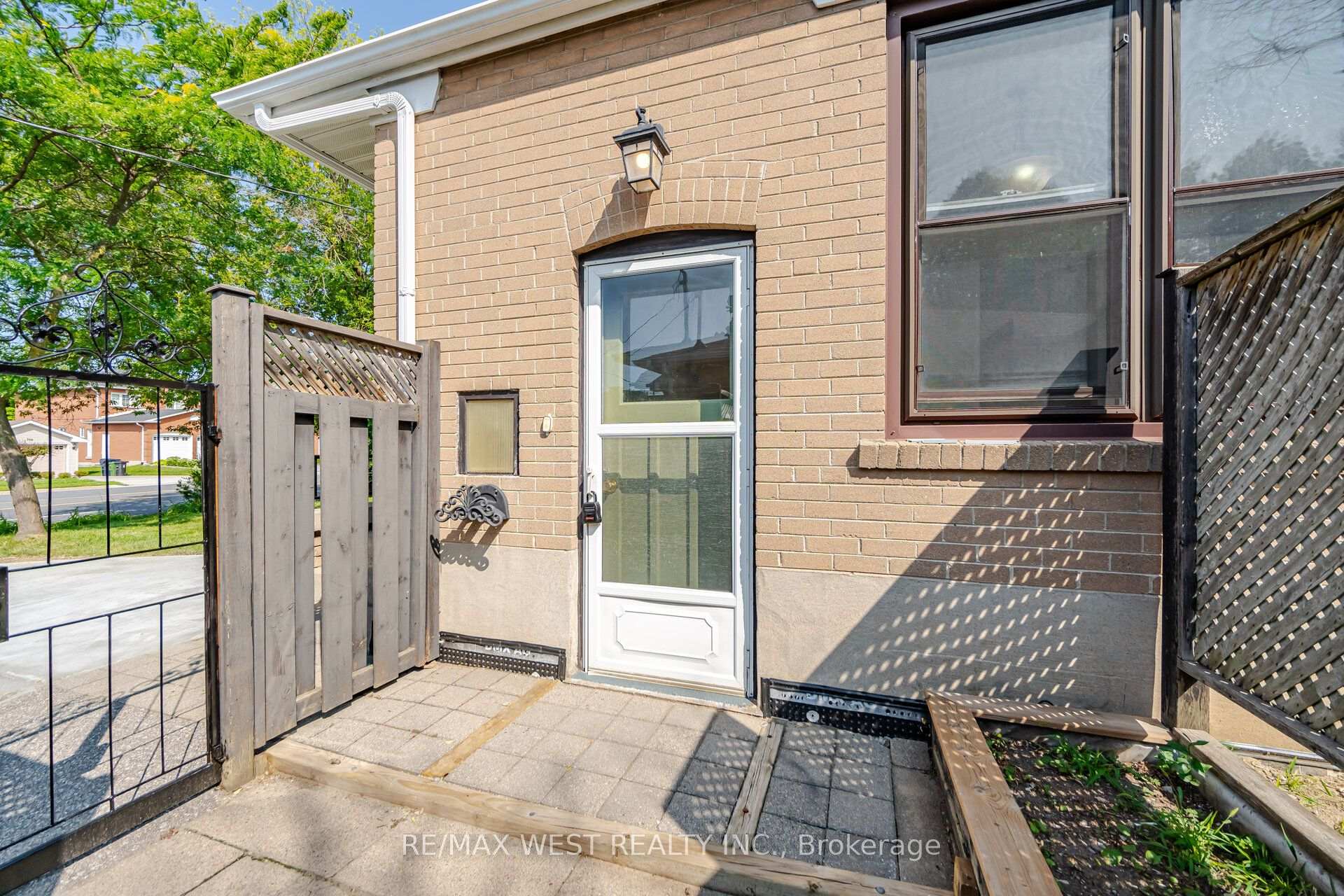 Photo 19 of 751 Meadowvale Road, Scarborough, Highland Creek — HOMEH