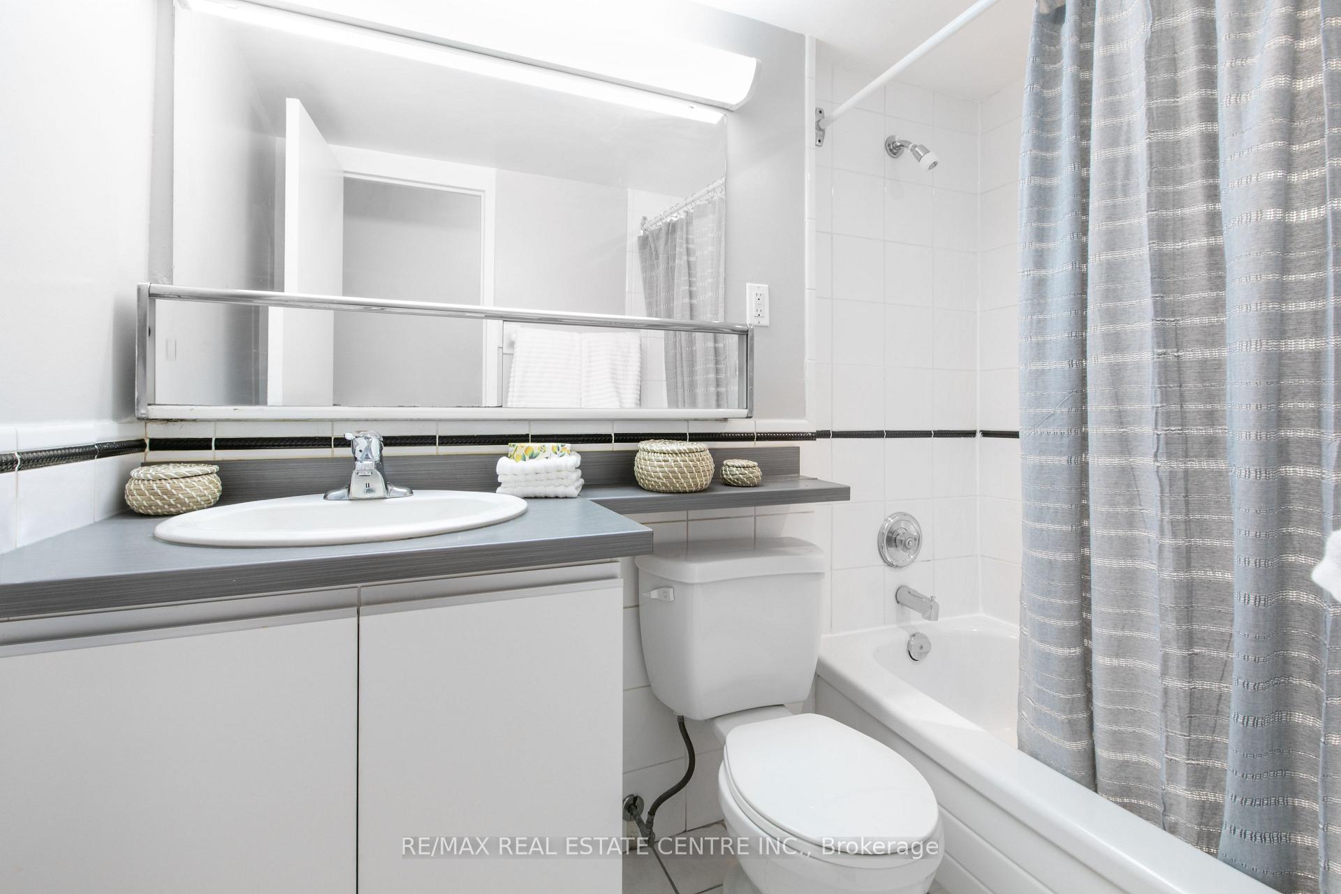 Photo 18 of Unit 903, 100 Graydon Hall Drive, North York, Parkwoods-Donalda — HOMEH