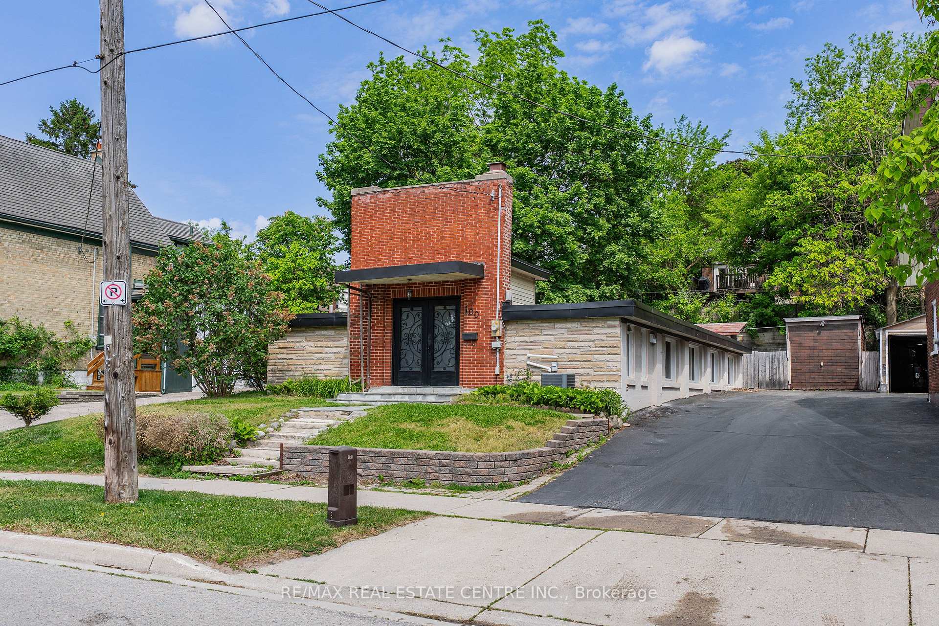 Photo 1 of 100 Mansion Street, Kitchener, Civic Centre — HOMEH