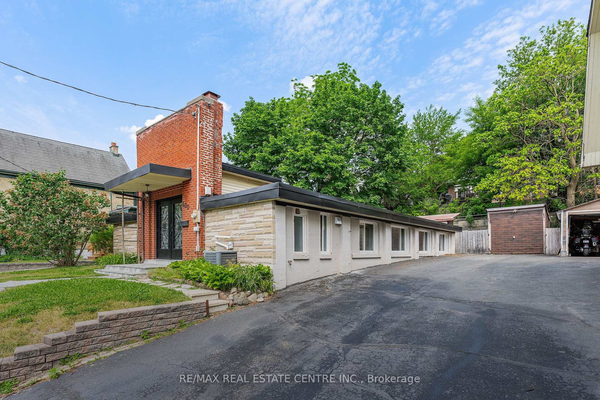Photo 3 of 100 Mansion Street, Kitchener, Civic Centre — HOMEH