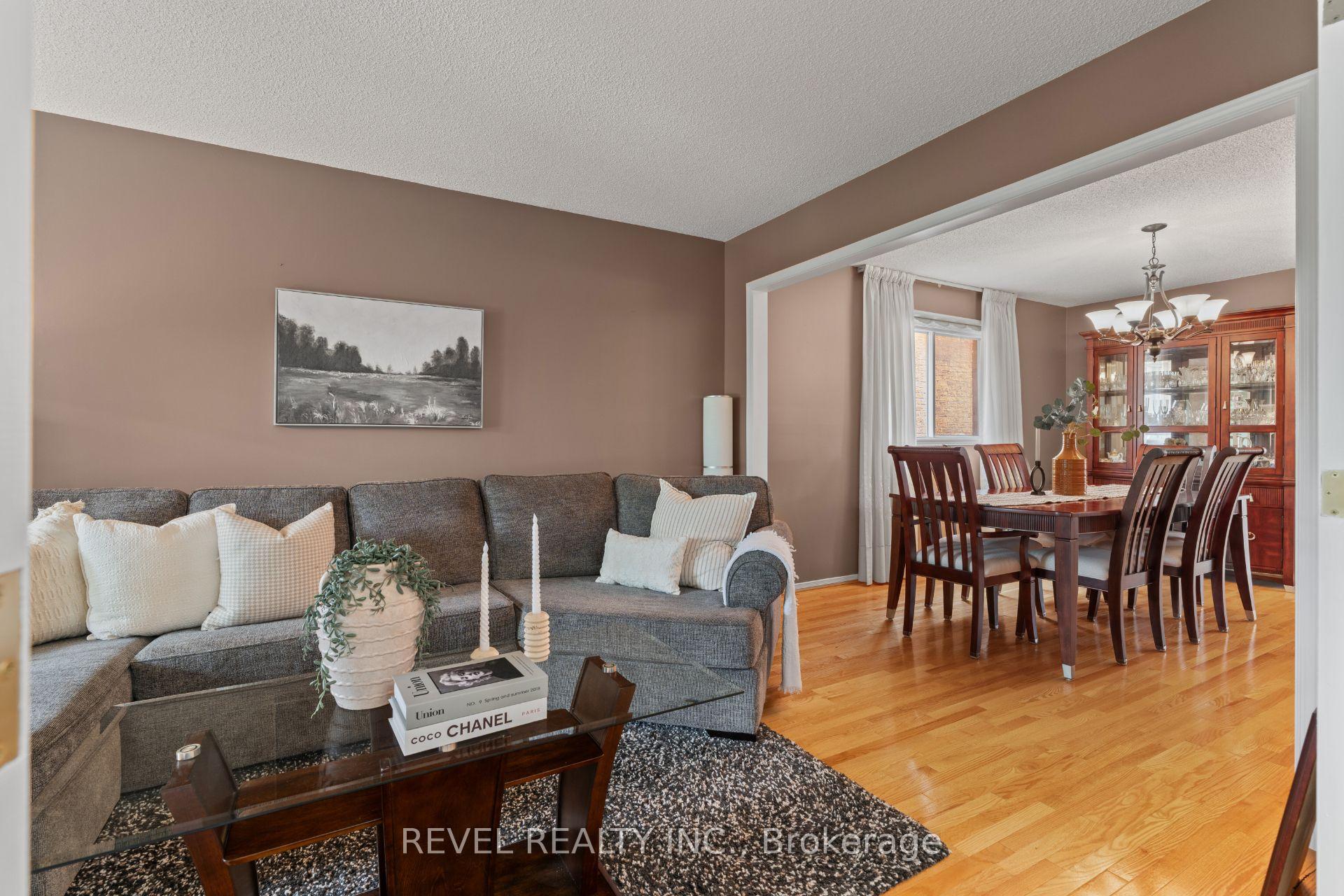 Photo 4 of 8 Cochrane Avenue, Brampton, Heart Lake East — HOMEH