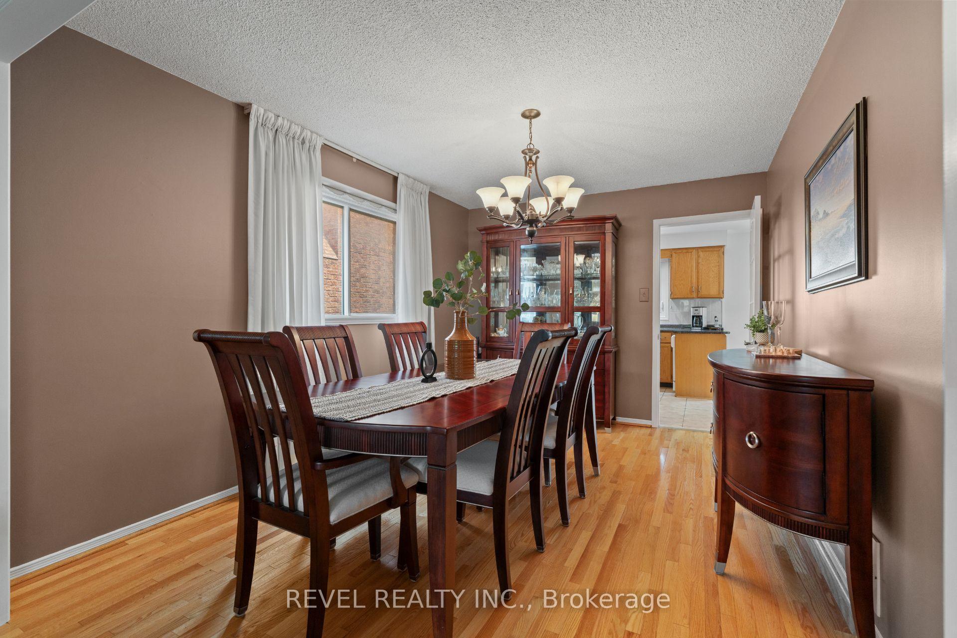 Photo 6 of 8 Cochrane Avenue, Brampton, Heart Lake East — HOMEH