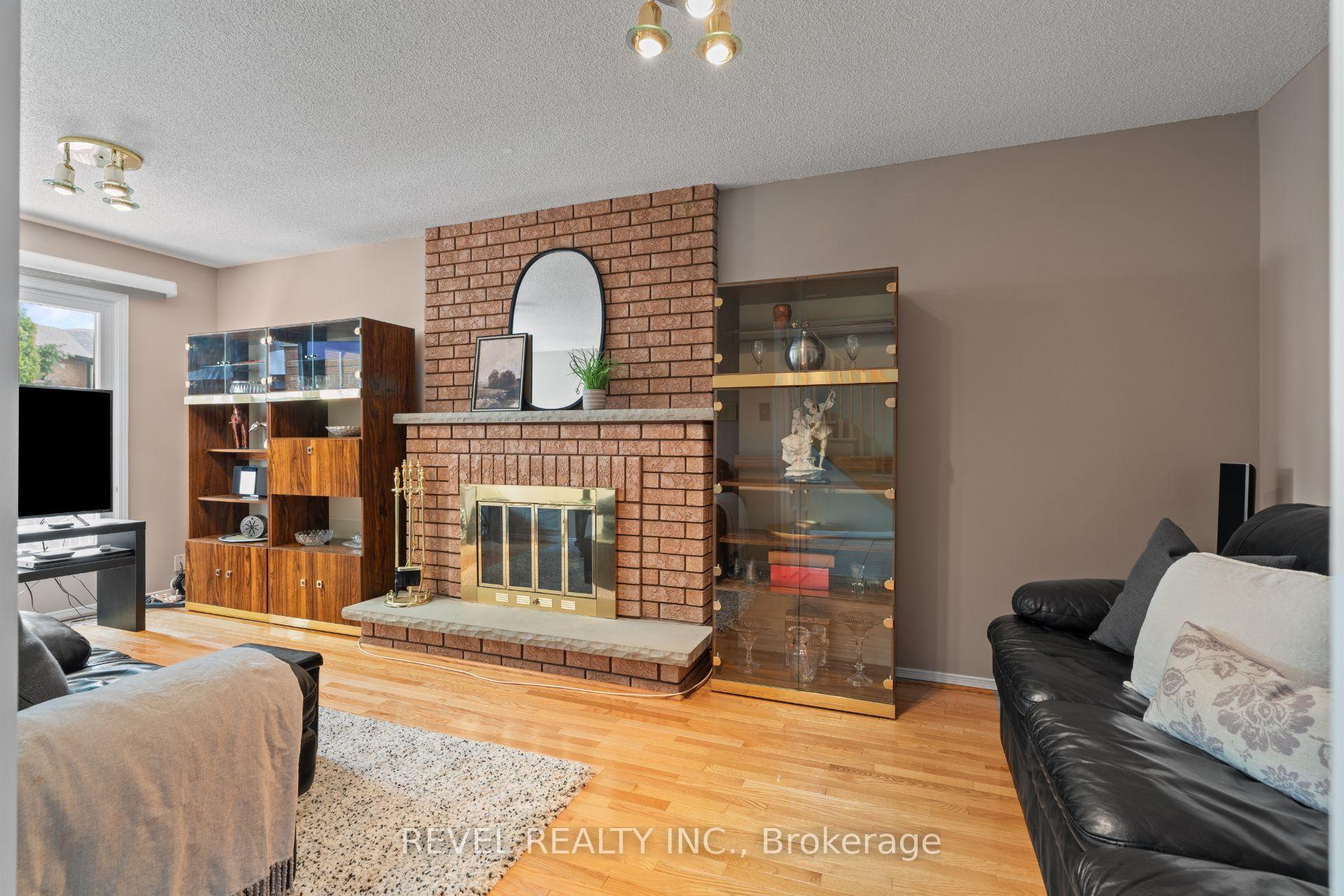Photo 12 of 8 Cochrane Avenue, Brampton, Heart Lake East — HOMEH