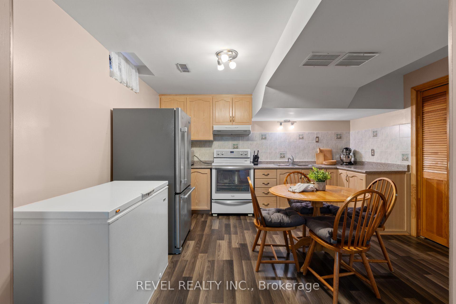 Photo 30 of 8 Cochrane Avenue, Brampton, Heart Lake East — HOMEH