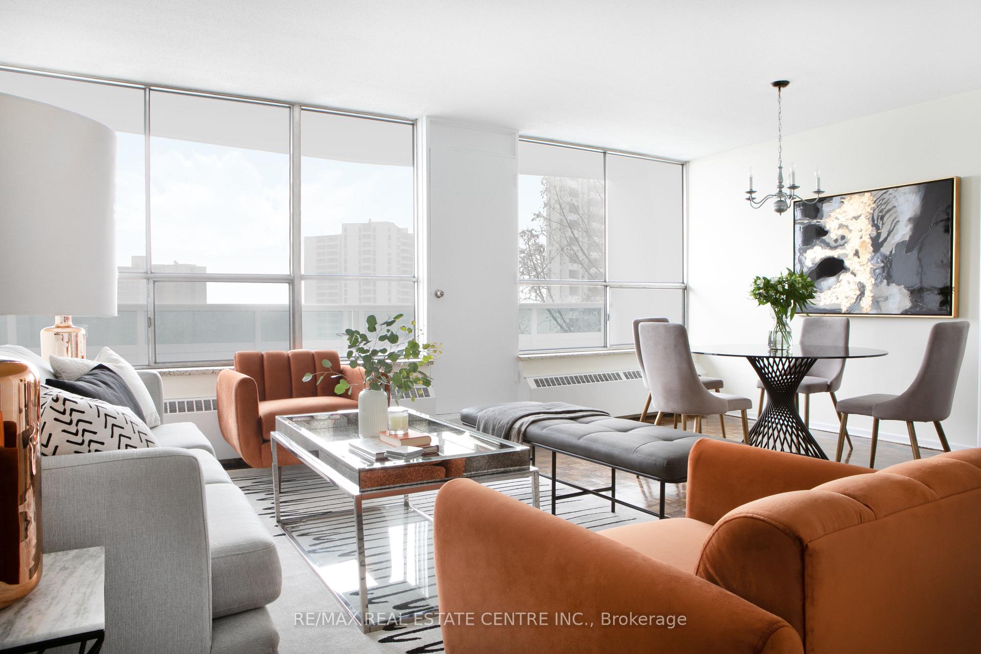 Photo 3 of Unit 703, 150 Graydon Hall Drive, North York, Parkwoods-Donalda — HOMEH