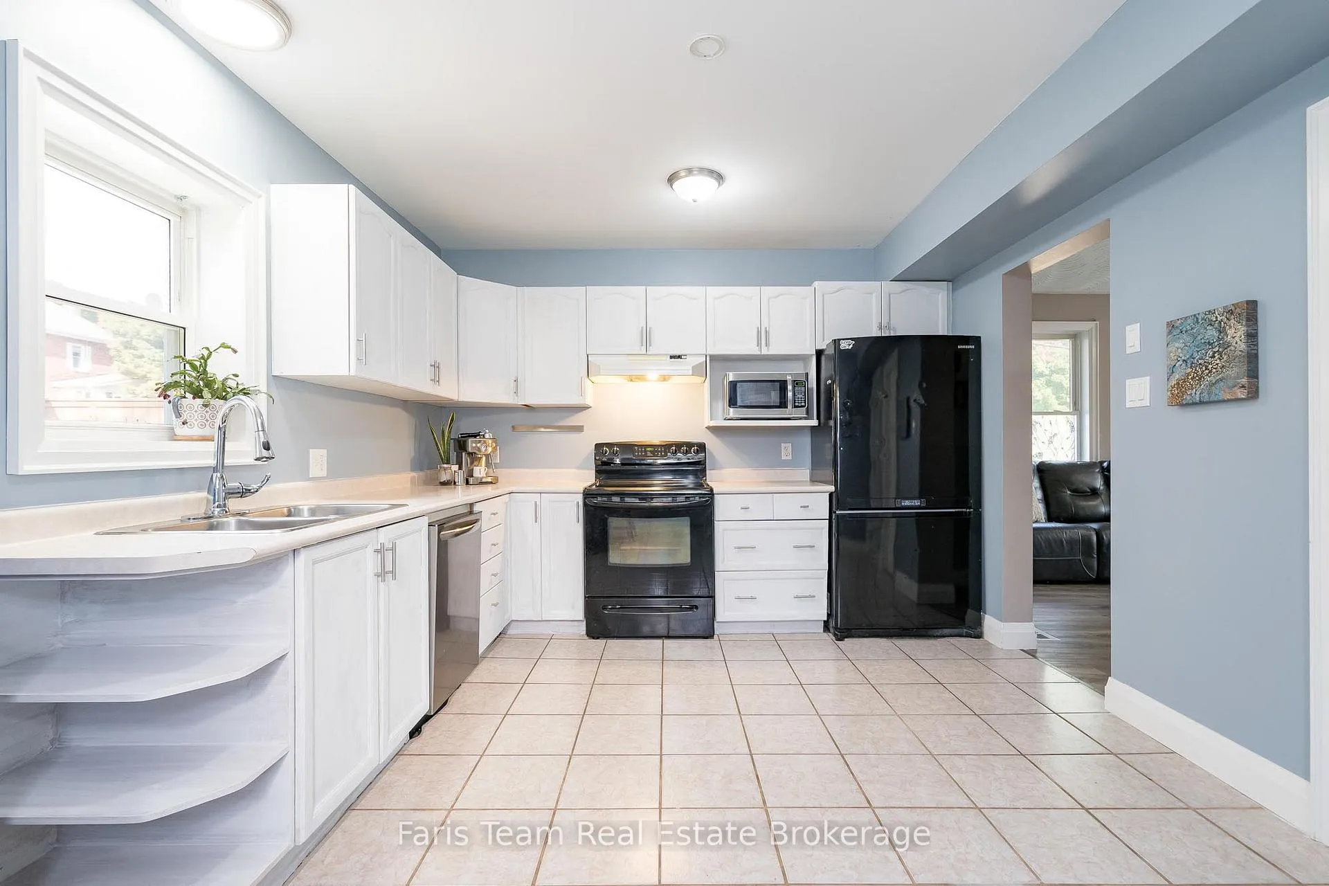 Photo 4 of 116 Fifth Street, Midland — HOMEH