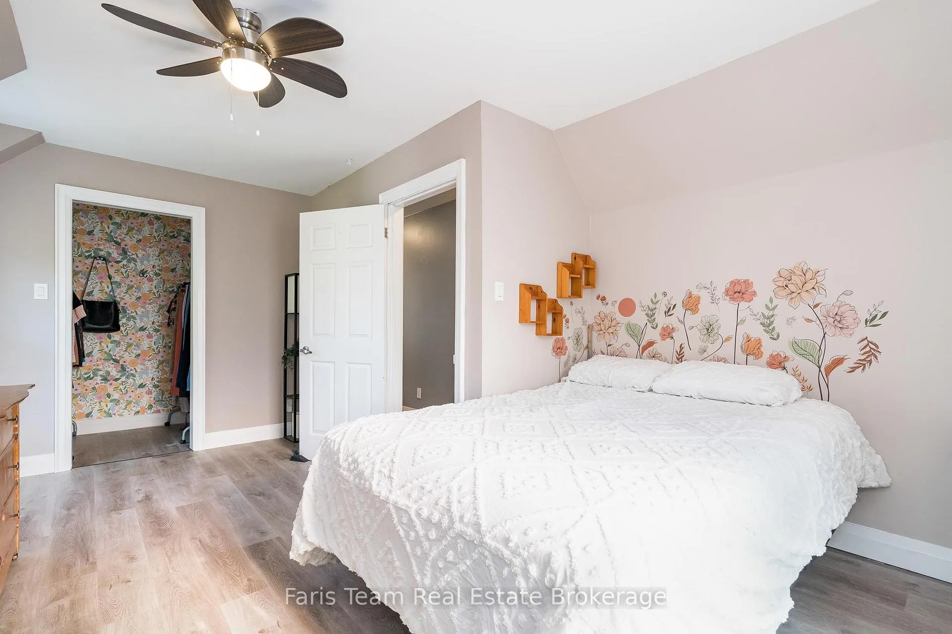 Photo 10 of 116 Fifth Street, Midland — HOMEH