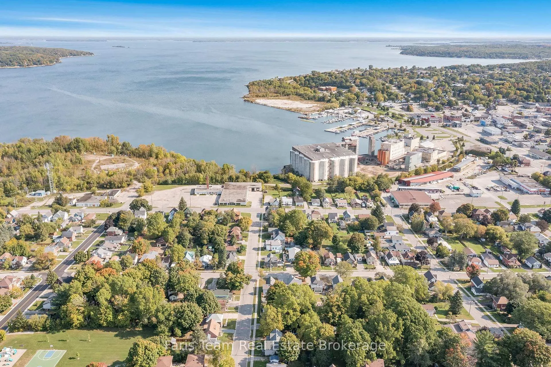 Photo 19 of 116 Fifth Street, Midland — HOMEH