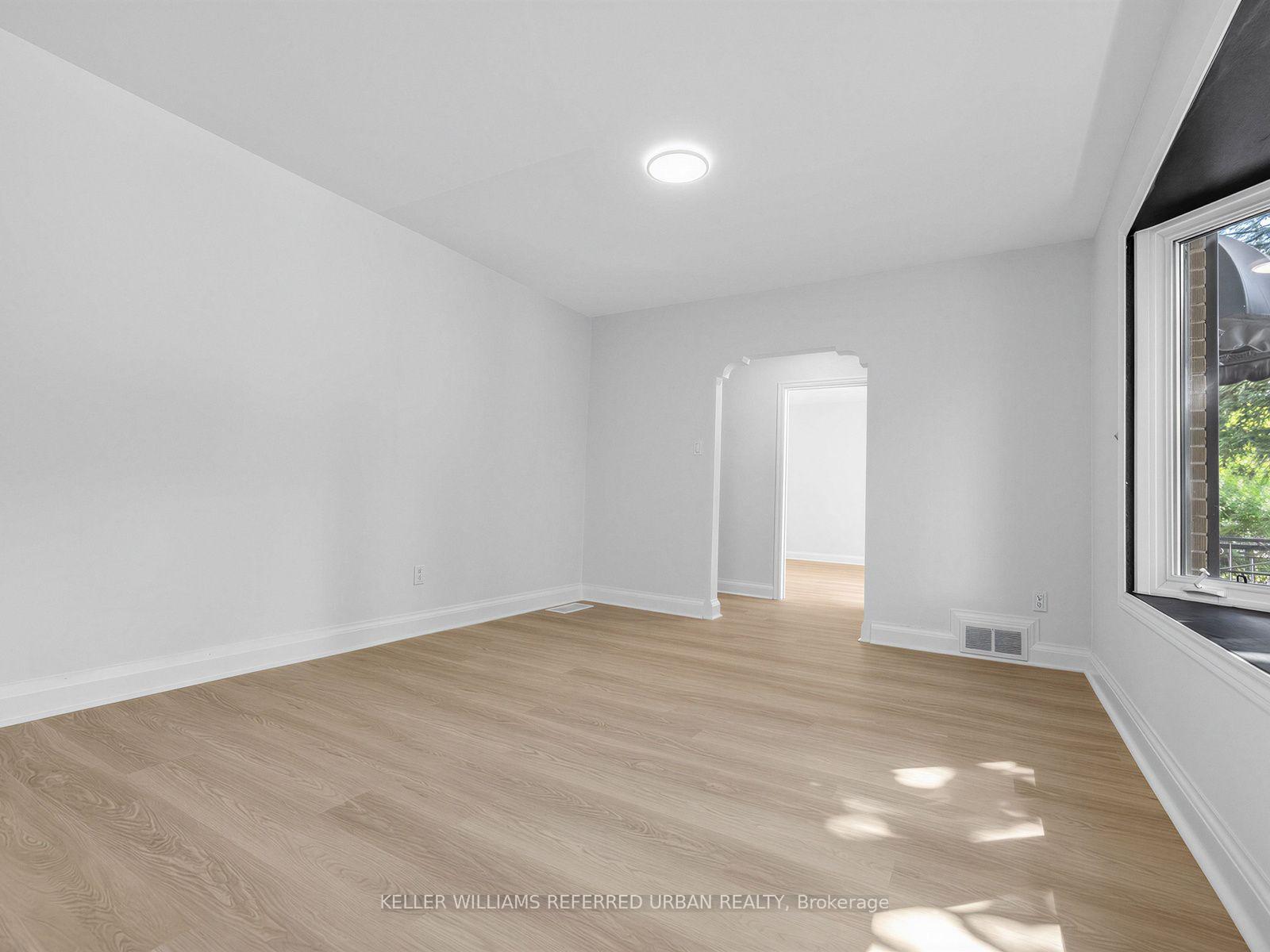 Photo 4 of 32 Granlea Road, North York, Willowdale East — HOMEH