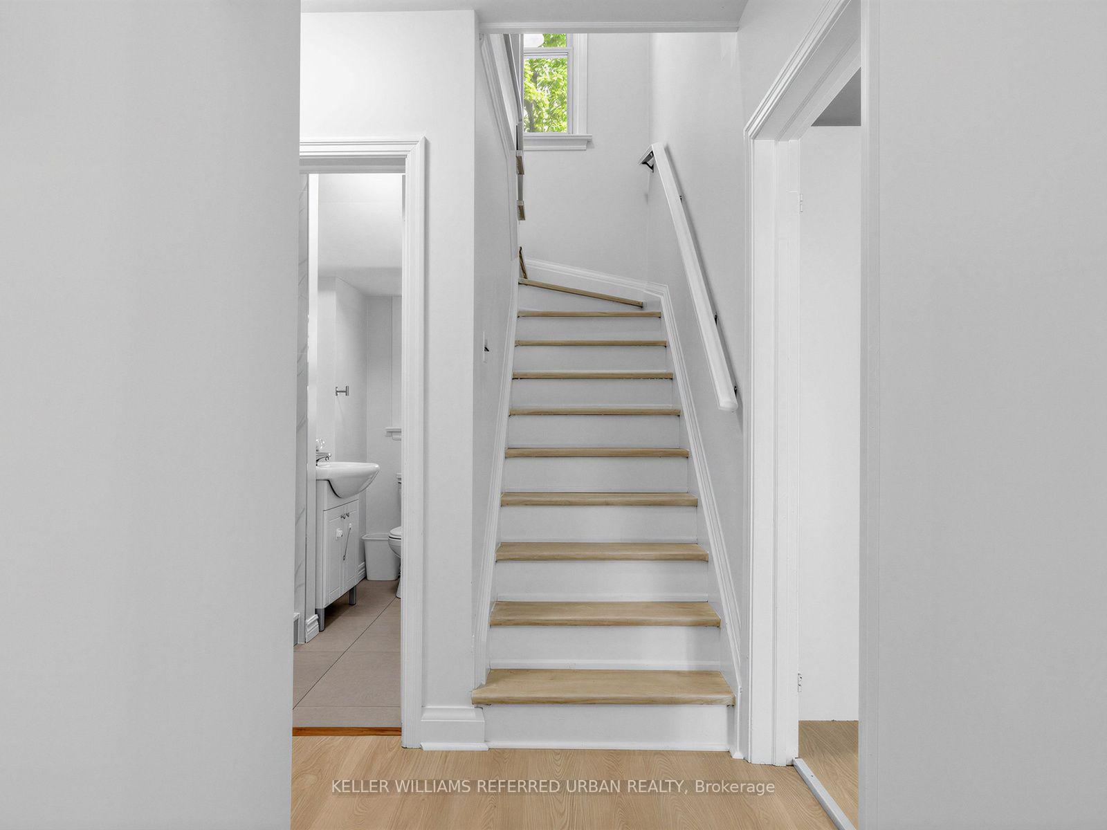 Photo 5 of 32 Granlea Road, North York, Willowdale East — HOMEH
