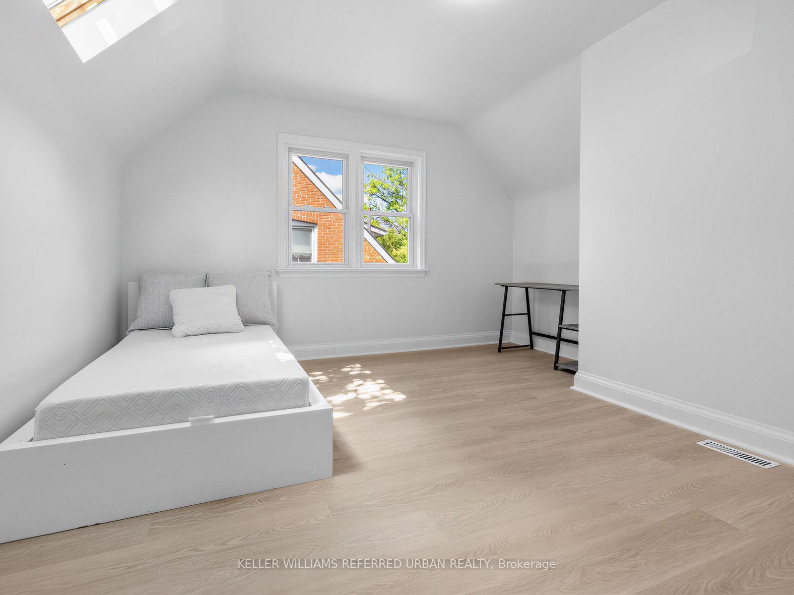 Photo 11 of 32 Granlea Road, North York, Willowdale East — HOMEH