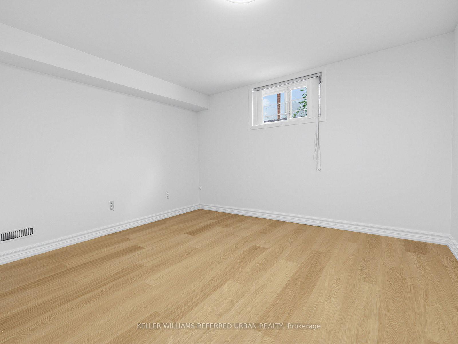 Photo 14 of 32 Granlea Road, North York, Willowdale East — HOMEH