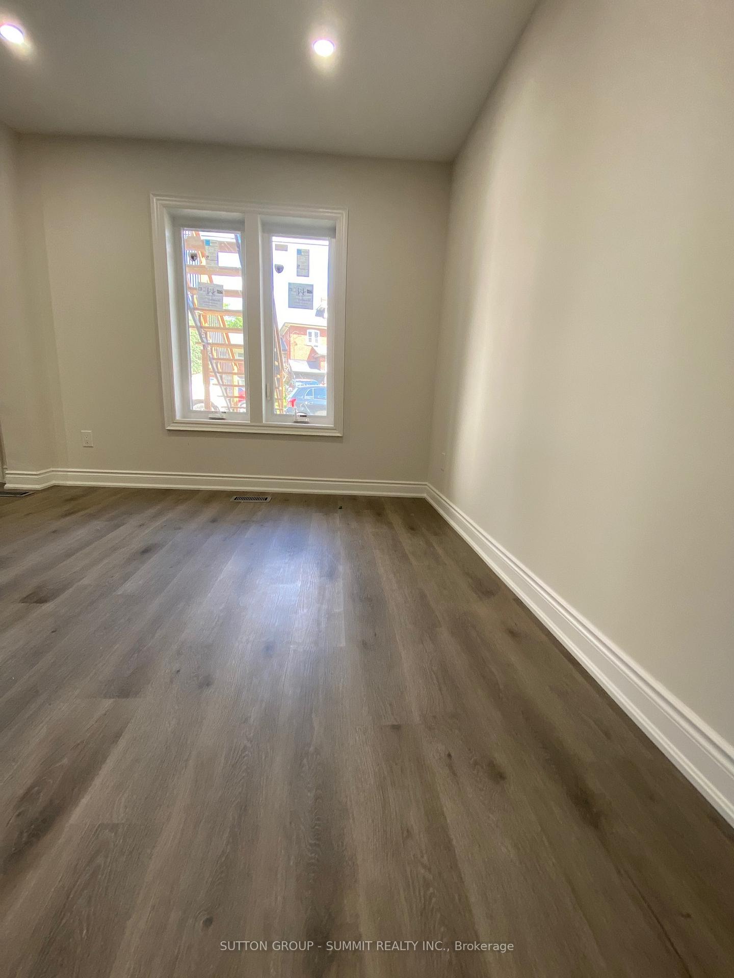 Photo 4 of Unit 4, 239 Main Street, King, Schomberg — HOMEH