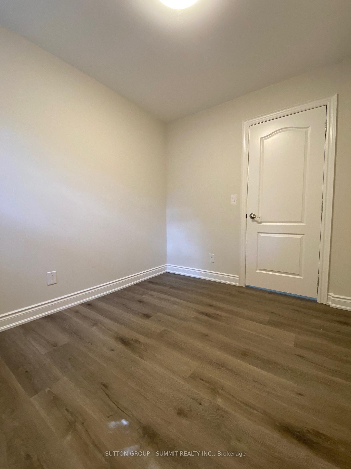 Photo 13 of Unit 4, 239 Main Street, King, Schomberg — HOMEH