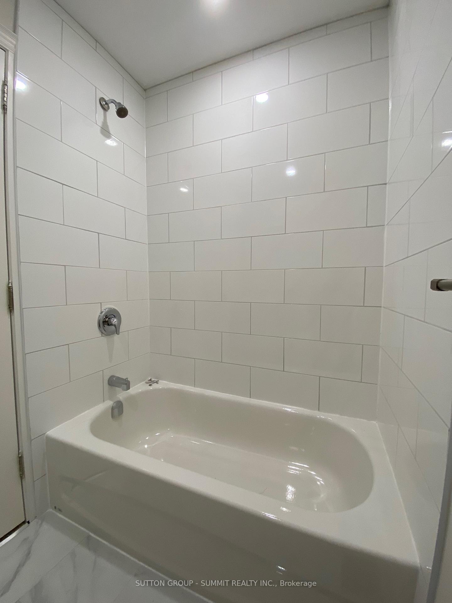 Photo 16 of Unit 4, 239 Main Street, King, Schomberg — HOMEH