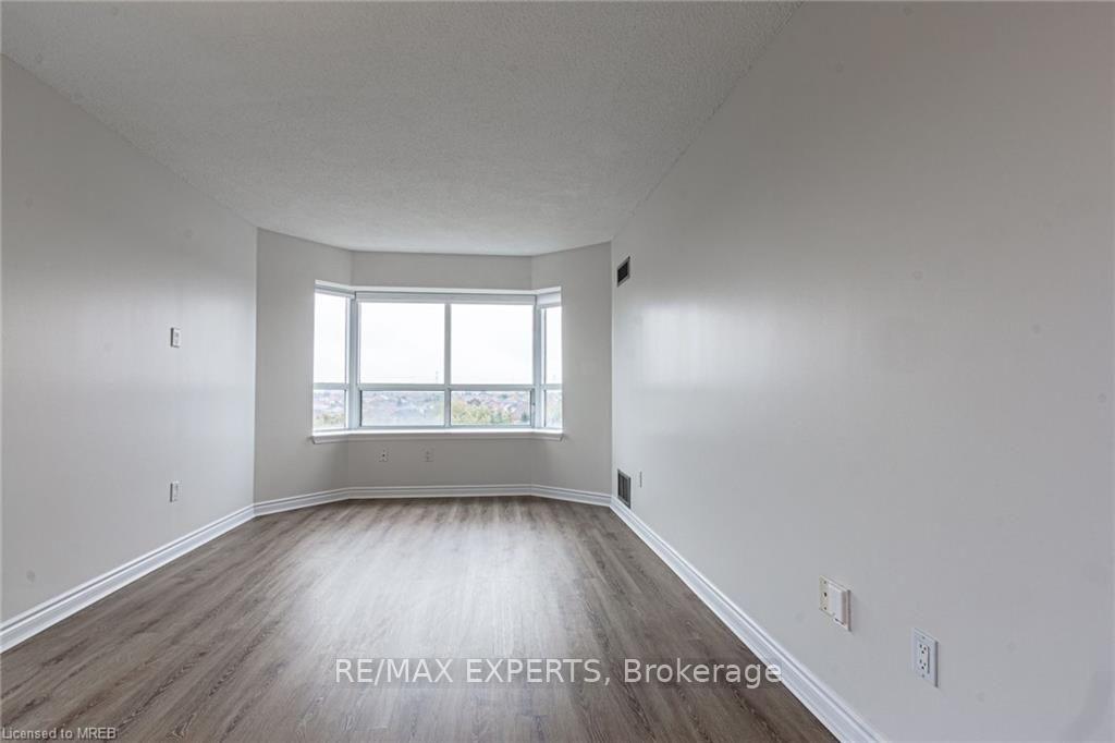 Photo 10 of Unit 605, 300 Ray Lawson Boulevard, Brampton, Fletcher's Creek South — HOMEH
