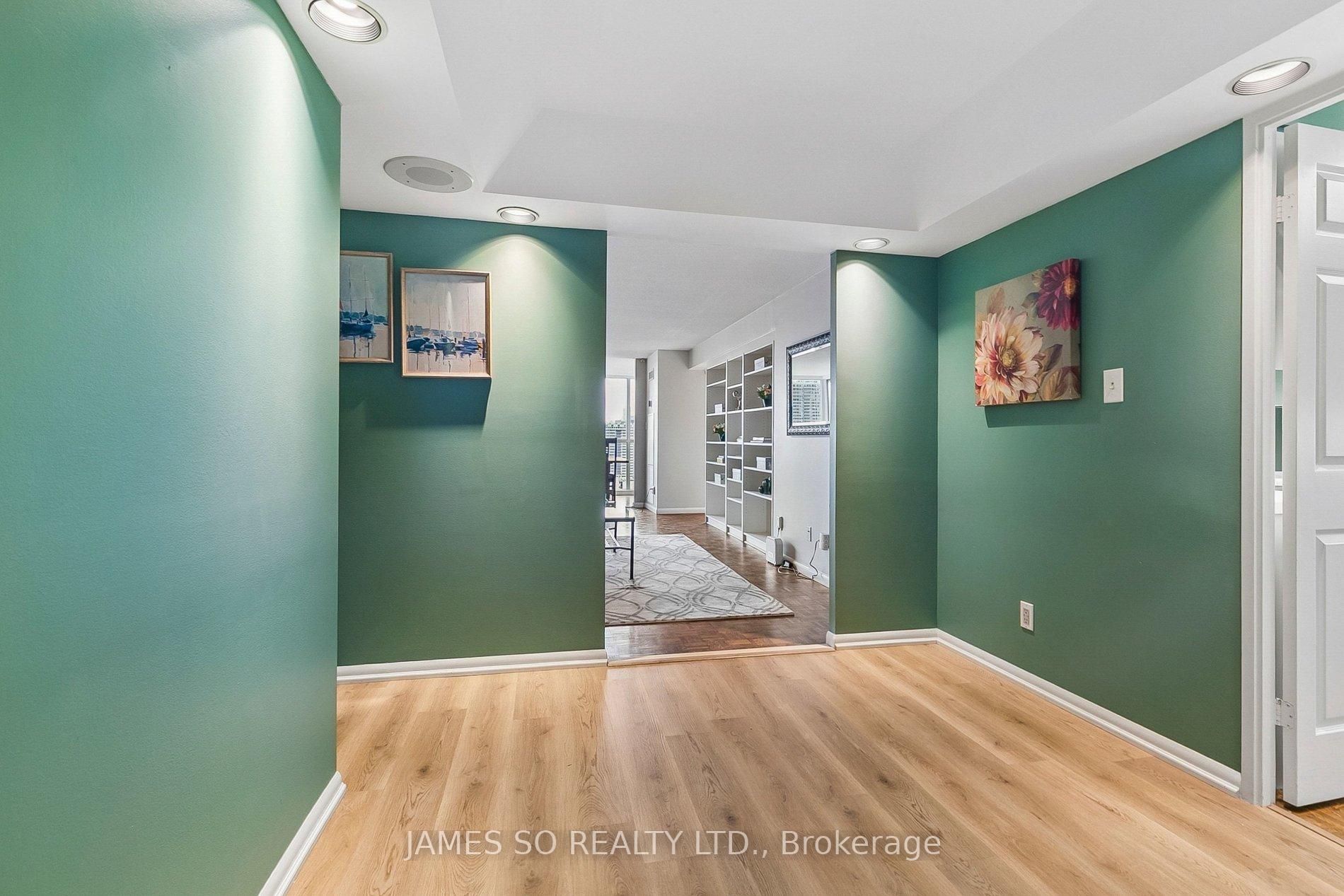 Photo 4 of Unit 2206, 278 Bloor Street E, Toronto, Rosedale-Moore Park — HOMEH
