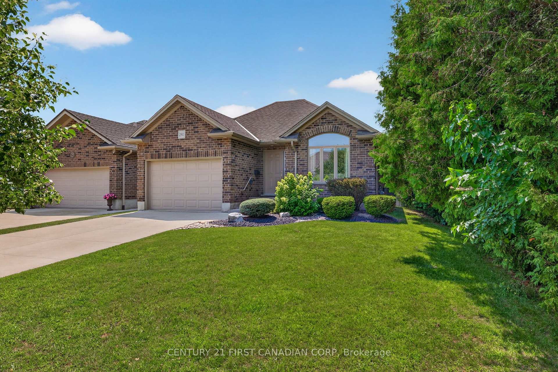 Photo 3 of 290 Mogg Street, Strathroy-Caradoc, SE — HOMEH