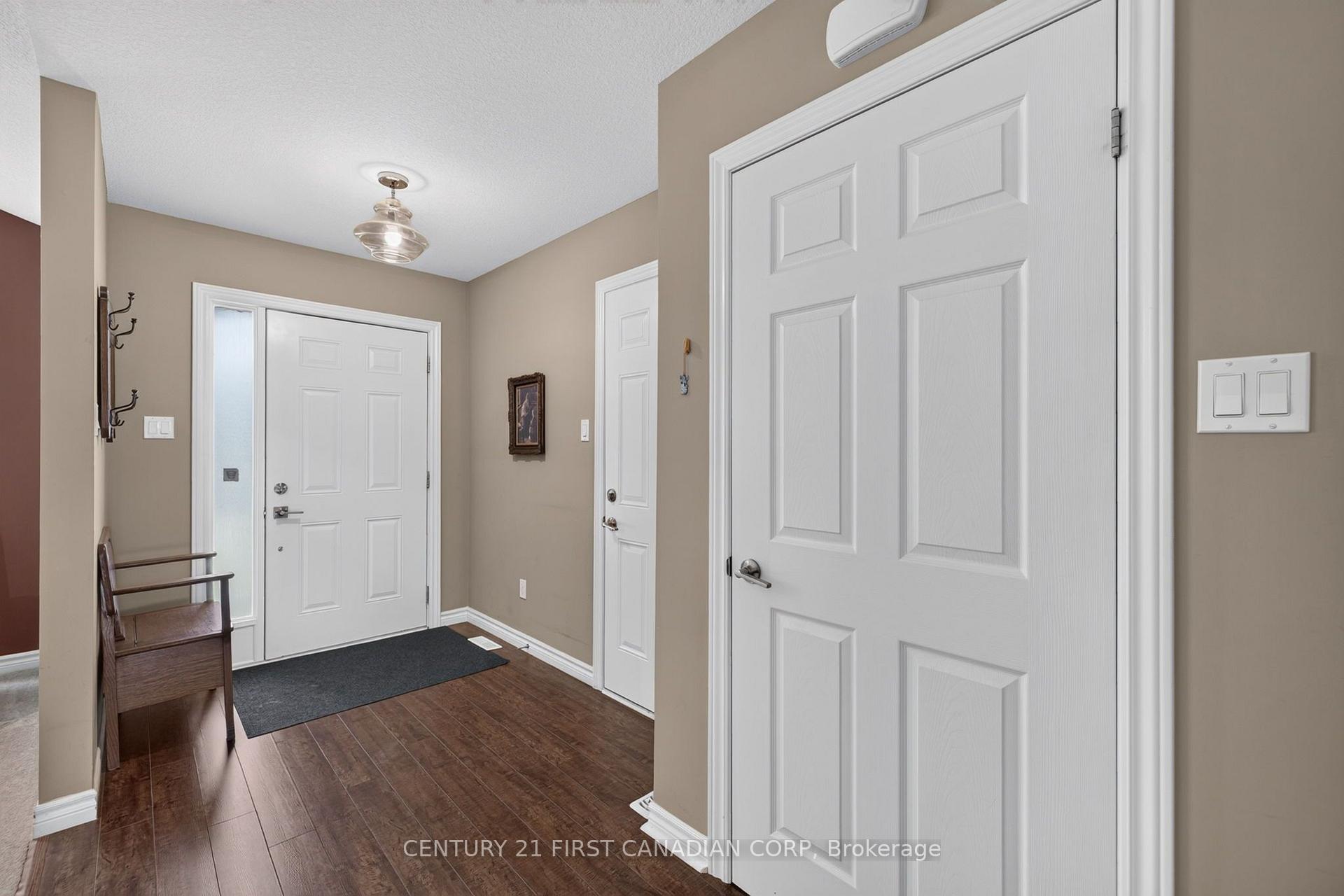 Photo 5 of 290 Mogg Street, Strathroy-Caradoc, SE — HOMEH