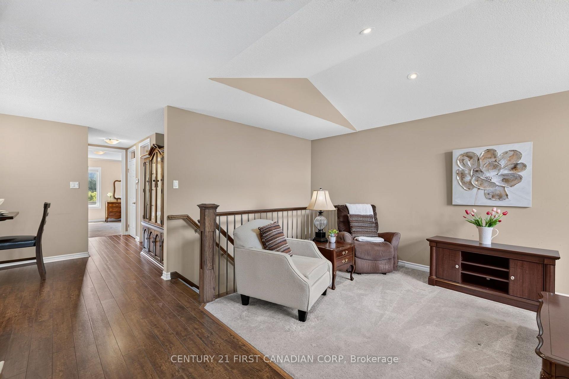 Photo 6 of 290 Mogg Street, Strathroy-Caradoc, SE — HOMEH