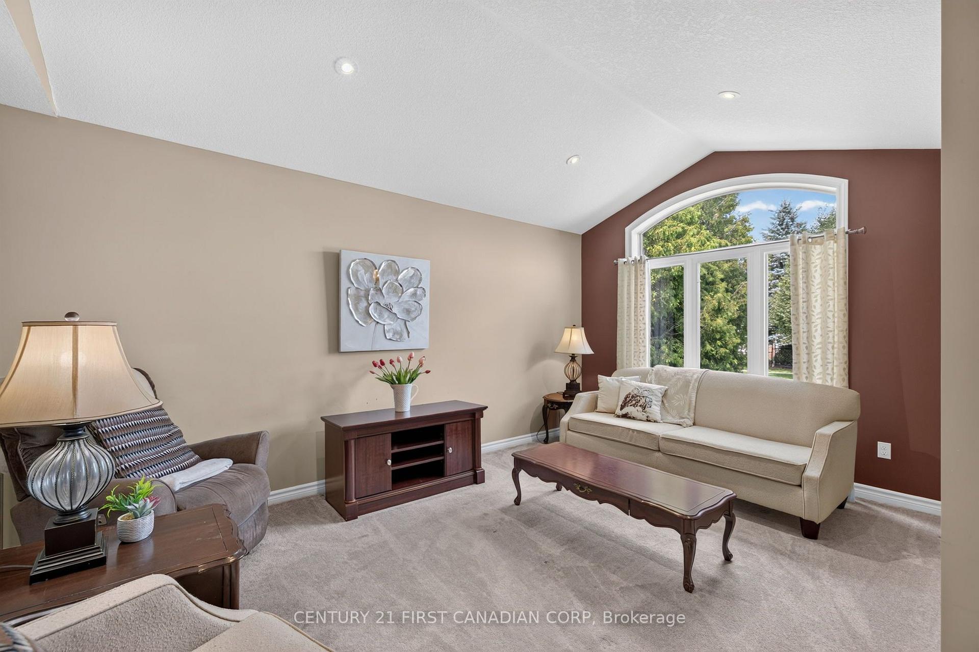 Photo 7 of 290 Mogg Street, Strathroy-Caradoc, SE — HOMEH
