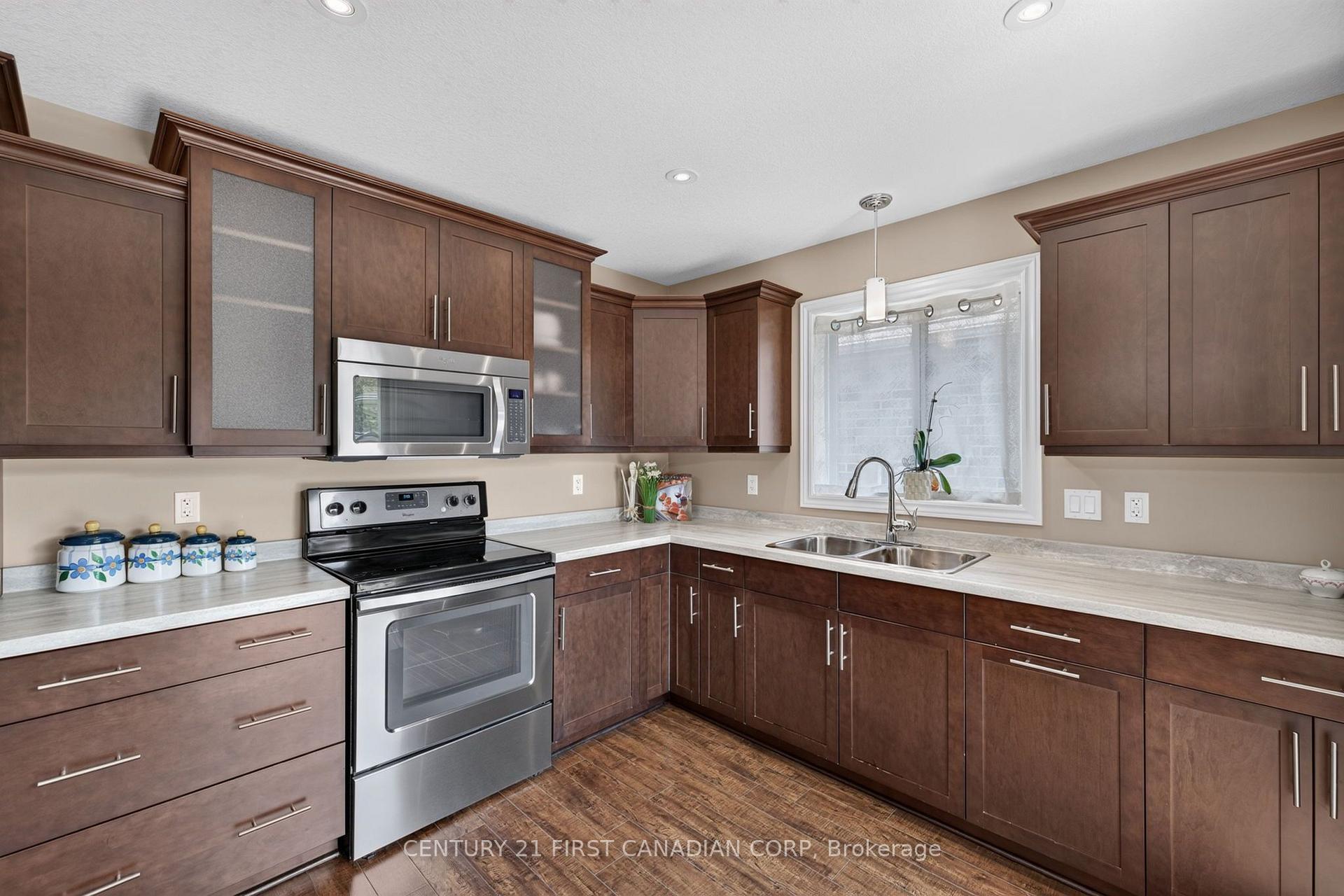Photo 14 of 290 Mogg Street, Strathroy-Caradoc, SE — HOMEH