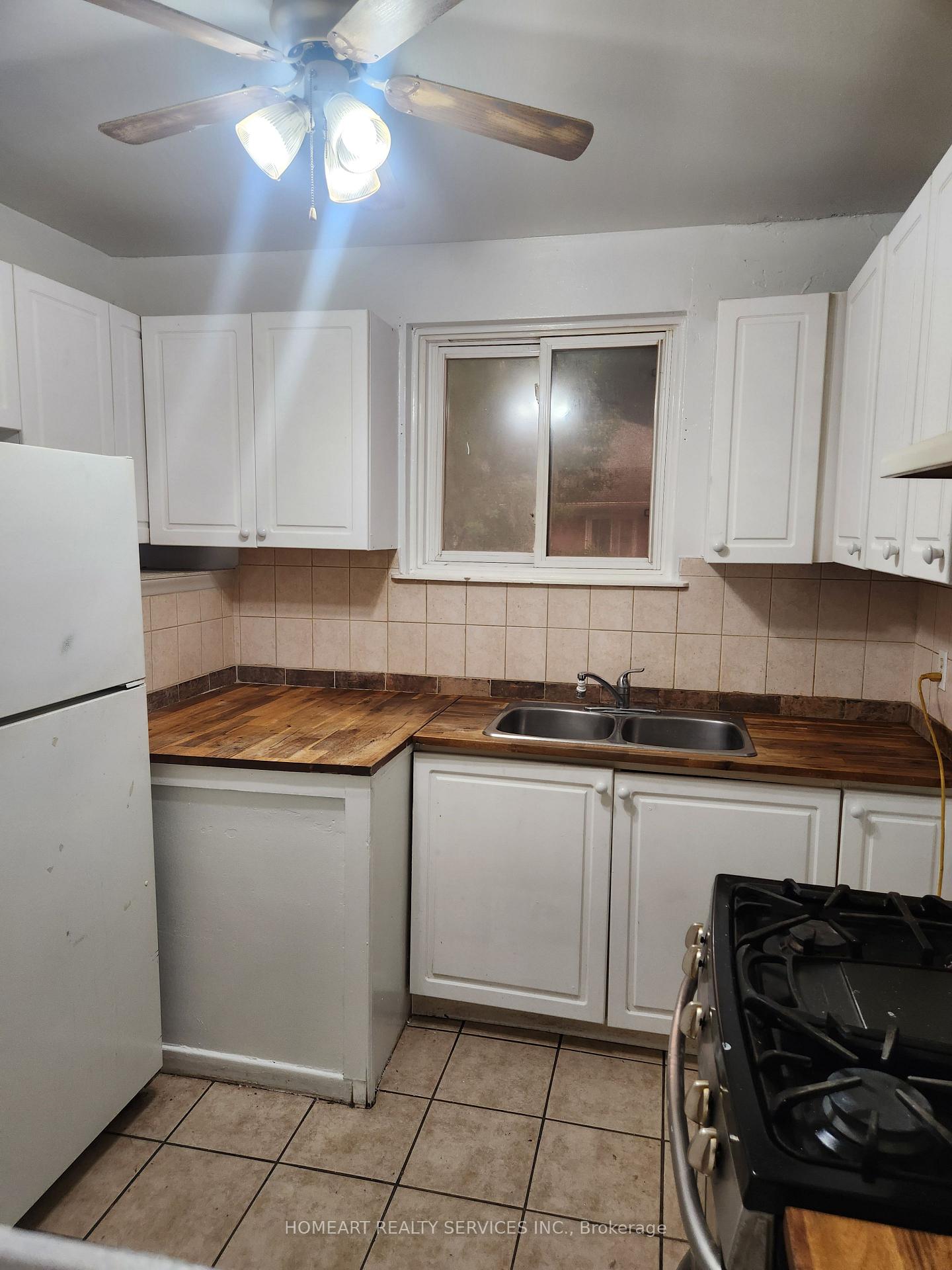 Photo 4 of 87 Tulloch Drive, Ajax, South East — HOMEH