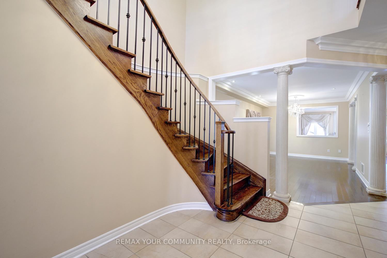 Photo 5 of 89 Maple Valley Drive, Vaughan, Patterson — HOMEH