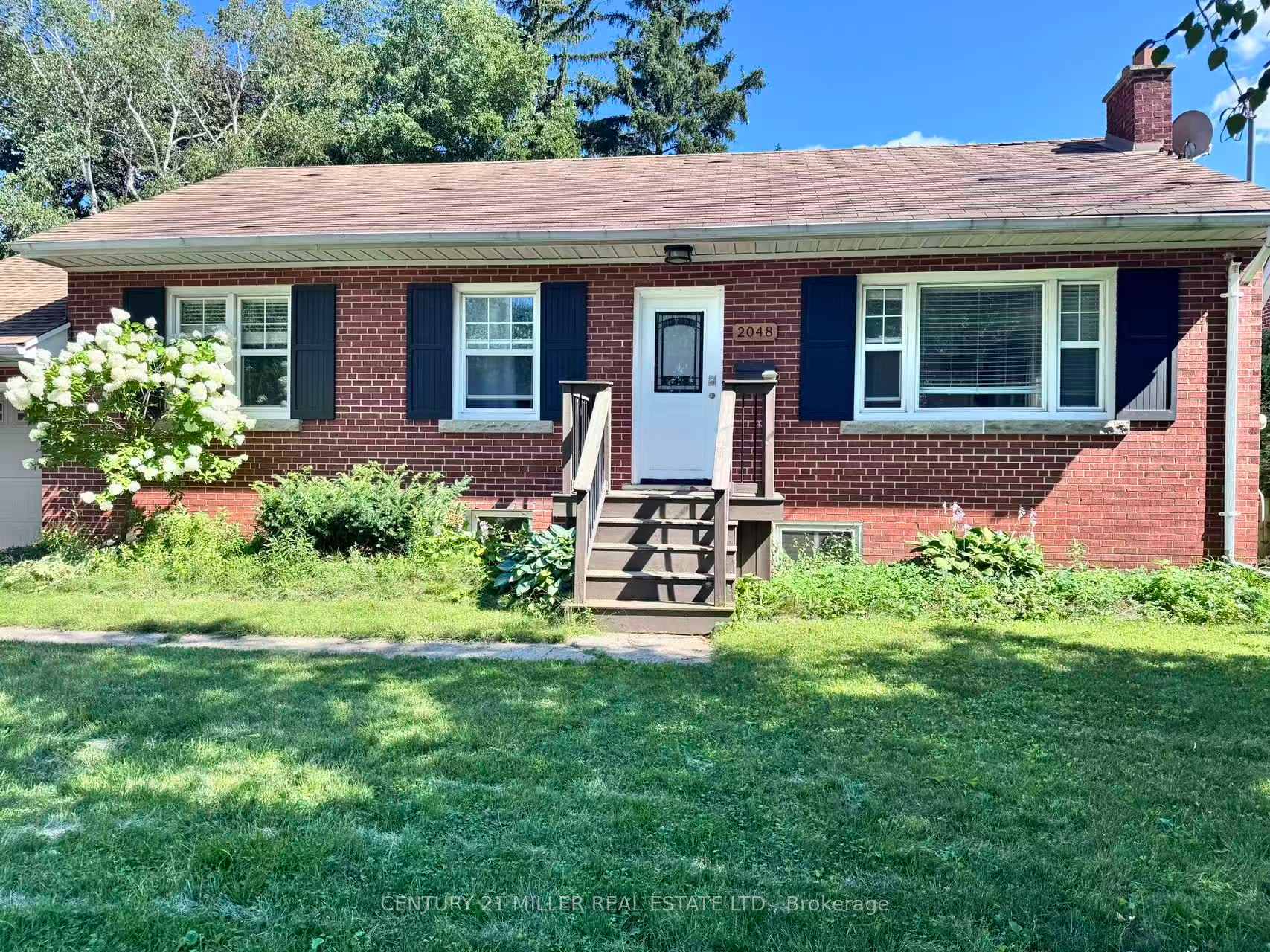 Photo 1 of 2048 Edinburgh (Main Level) Drive, Burlington, Brant — HOMEH