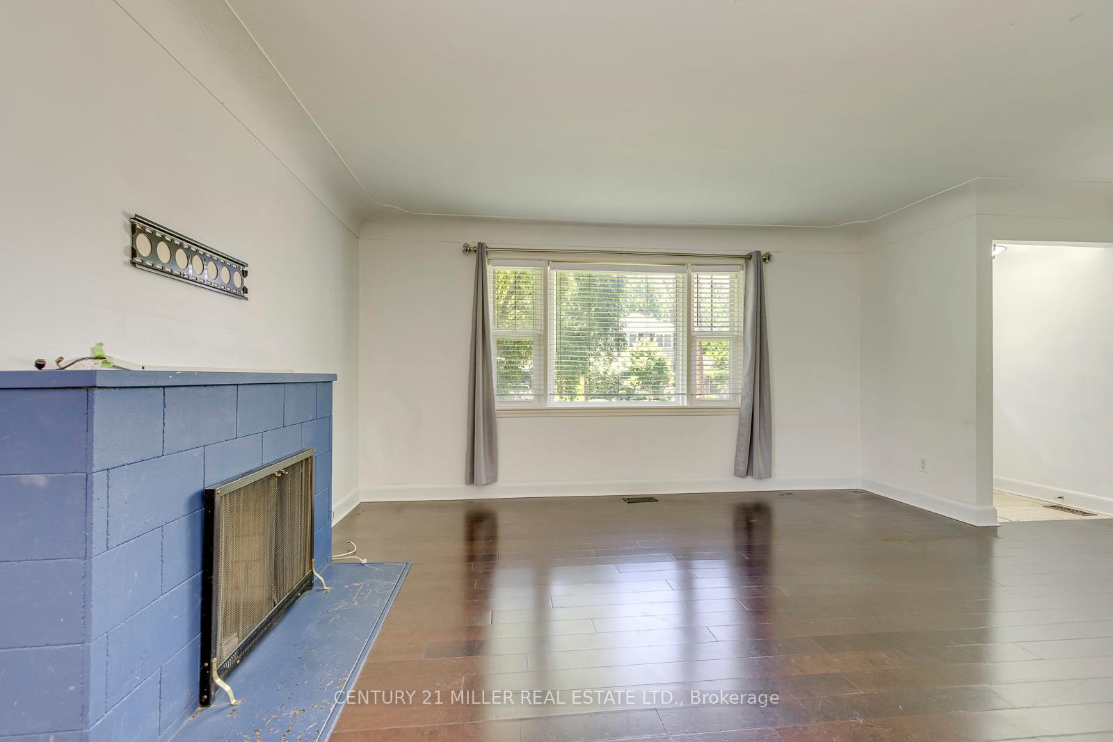 Photo 9 of 2048 Edinburgh (Main Level) Drive, Burlington, Brant — HOMEH