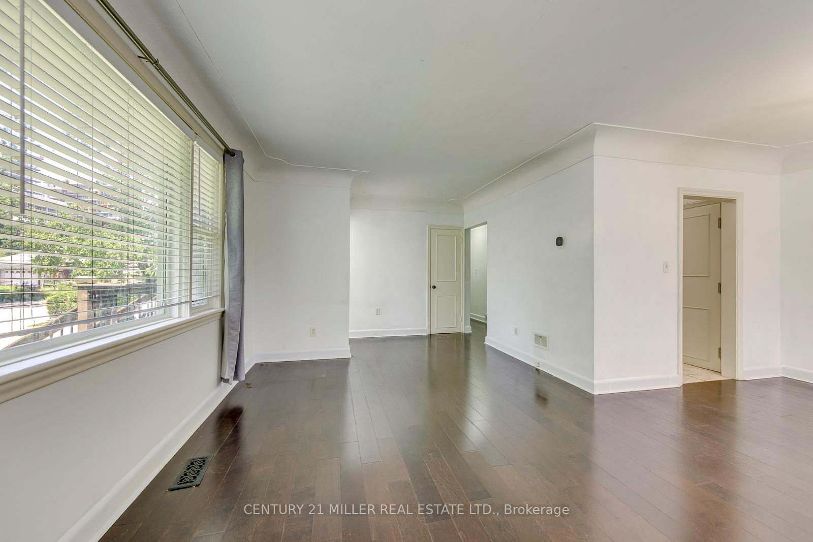 Photo 10 of 2048 Edinburgh (Main Level) Drive, Burlington, Brant — HOMEH