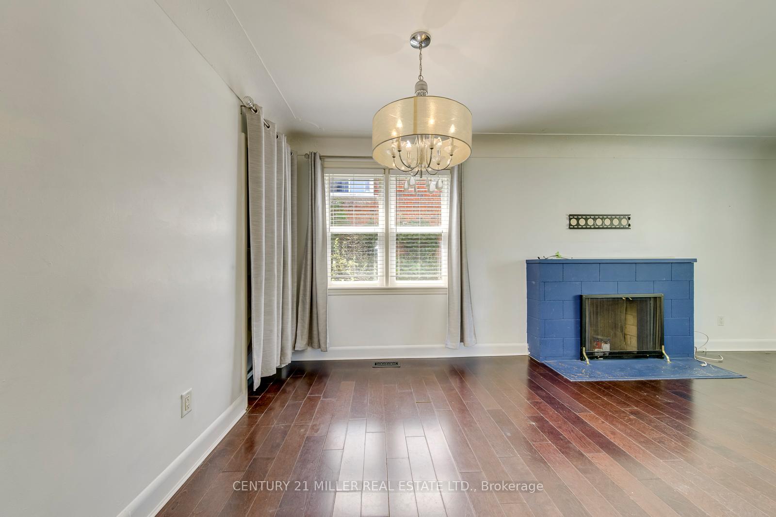 Photo 12 of 2048 Edinburgh (Main Level) Drive, Burlington, Brant — HOMEH