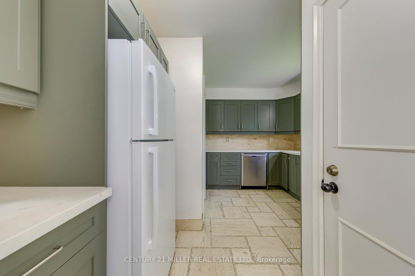Photo 13 of 2048 Edinburgh (Main Level) Drive, Burlington, Brant — HOMEH
