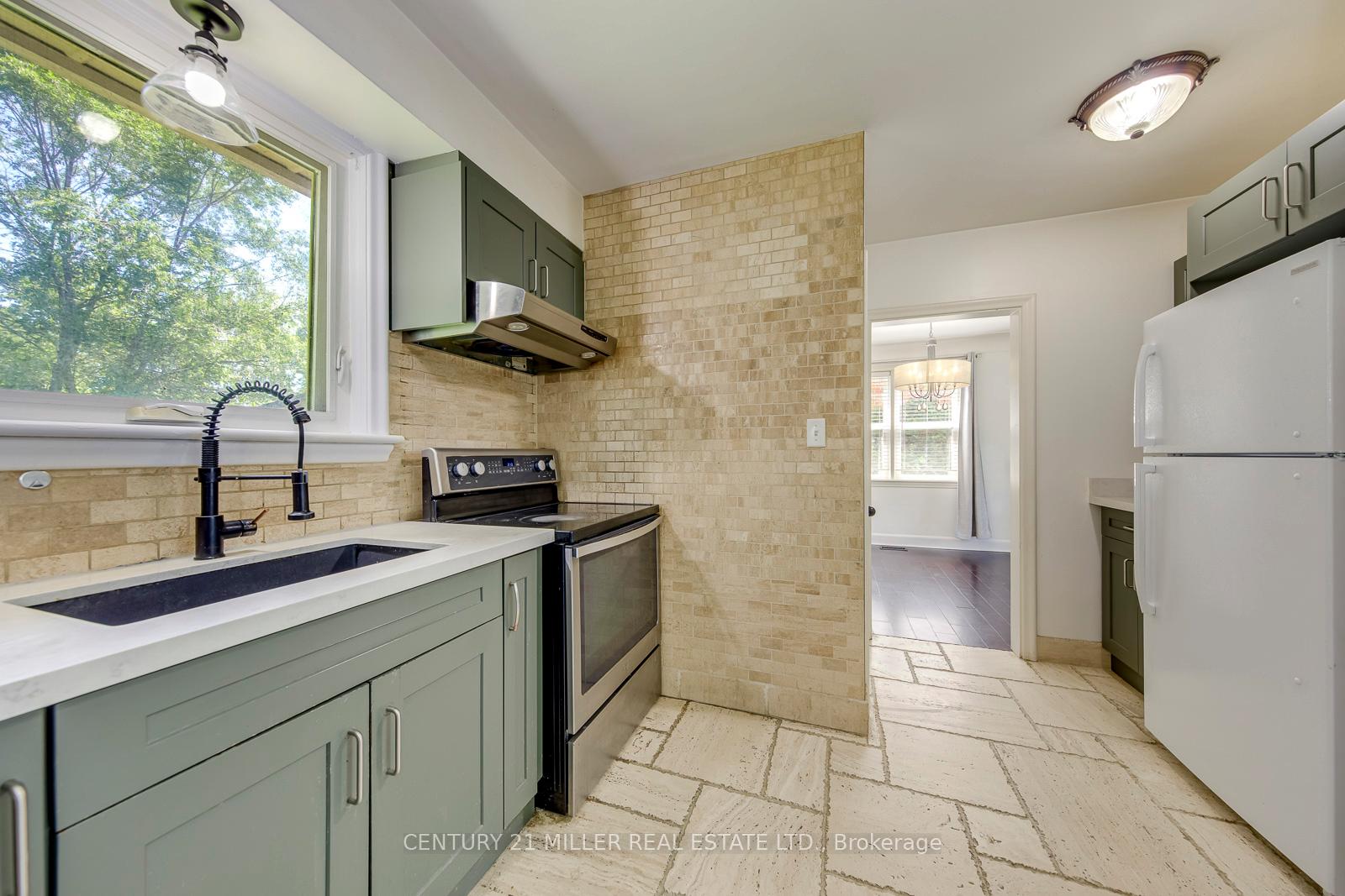 Photo 17 of 2048 Edinburgh (Main Level) Drive, Burlington, Brant — HOMEH