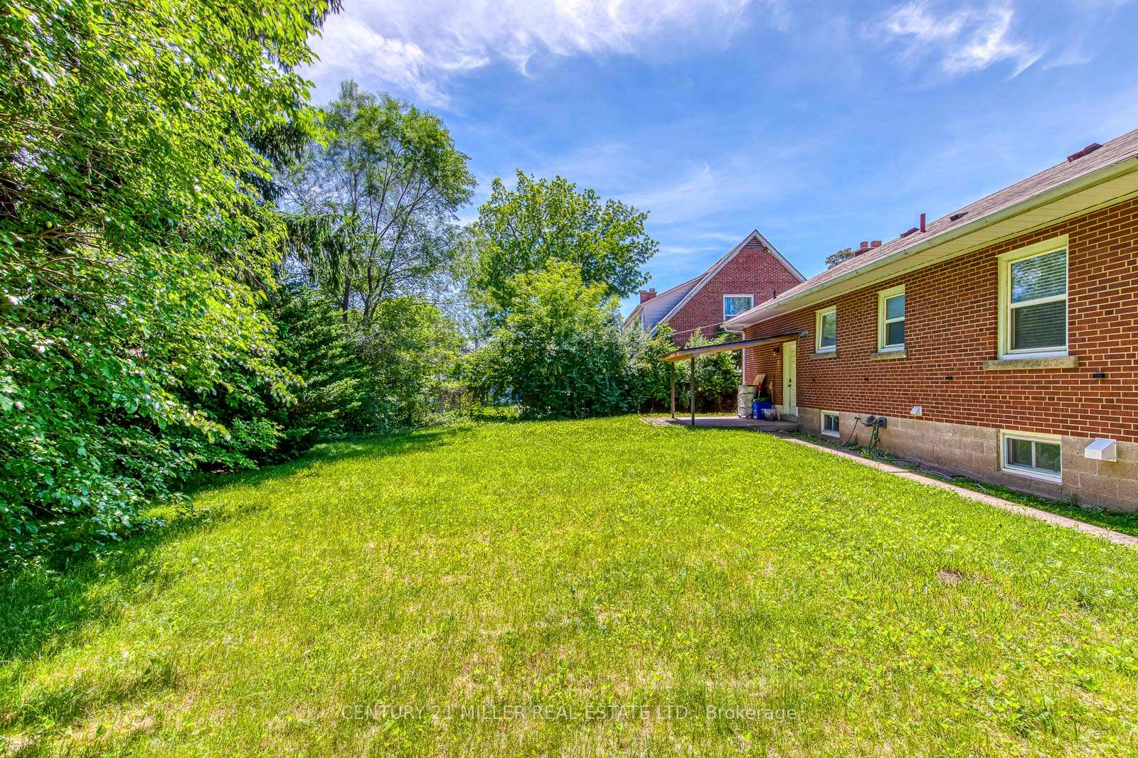 Photo 26 of 2048 Edinburgh (Main Level) Drive, Burlington, Brant — HOMEH