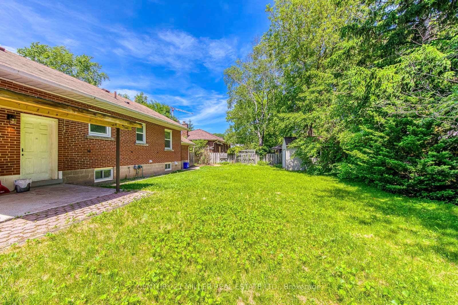 Photo 28 of 2048 Edinburgh (Main Level) Drive, Burlington, Brant — HOMEH