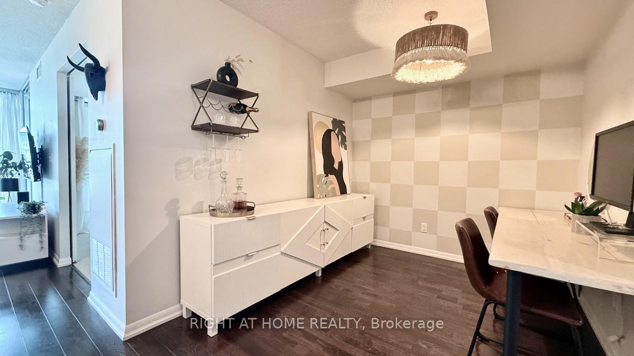 Photo 3 of Unit 656, 209 Fort York Boulevard S, Toronto, Niagara — HOMEH