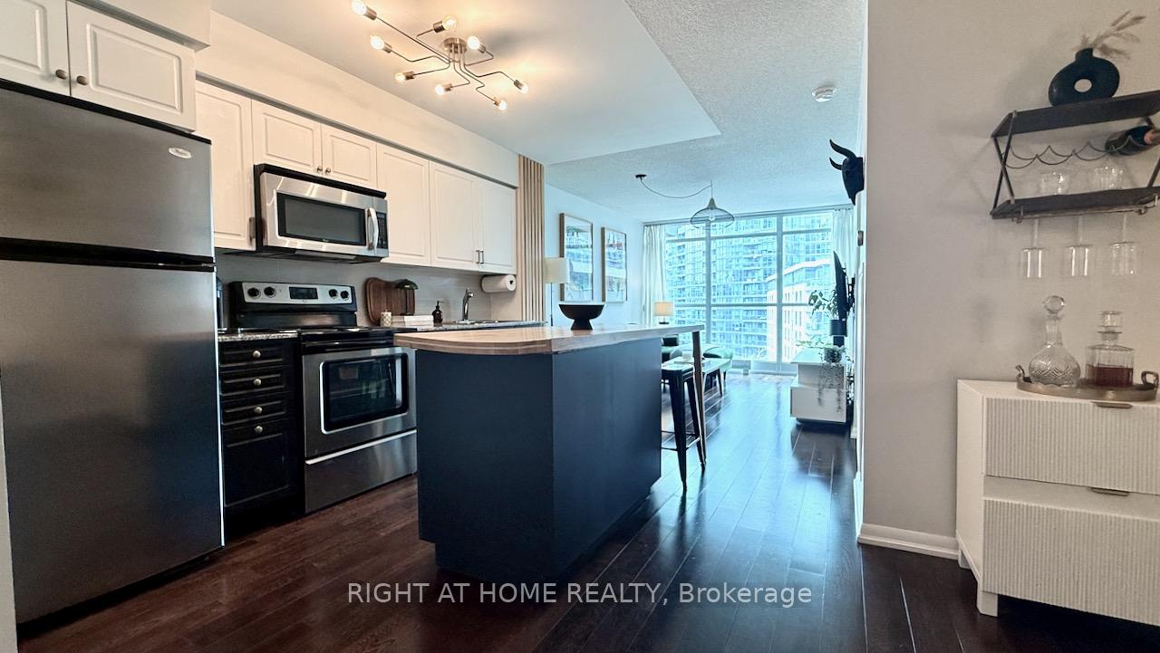 Photo 5 of Unit 656, 209 Fort York Boulevard S, Toronto, Niagara — HOMEH