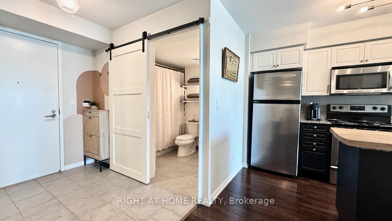 Photo 10 of Unit 656, 209 Fort York Boulevard S, Toronto, Niagara — HOMEH