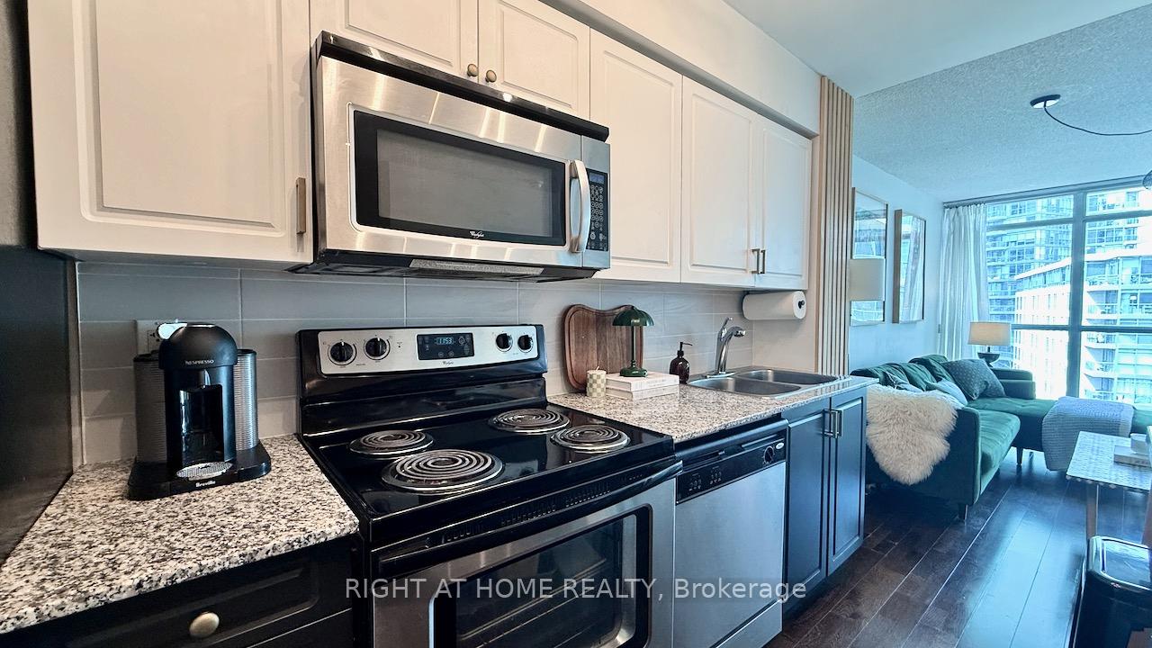 Photo 11 of Unit 656, 209 Fort York Boulevard S, Toronto, Niagara — HOMEH