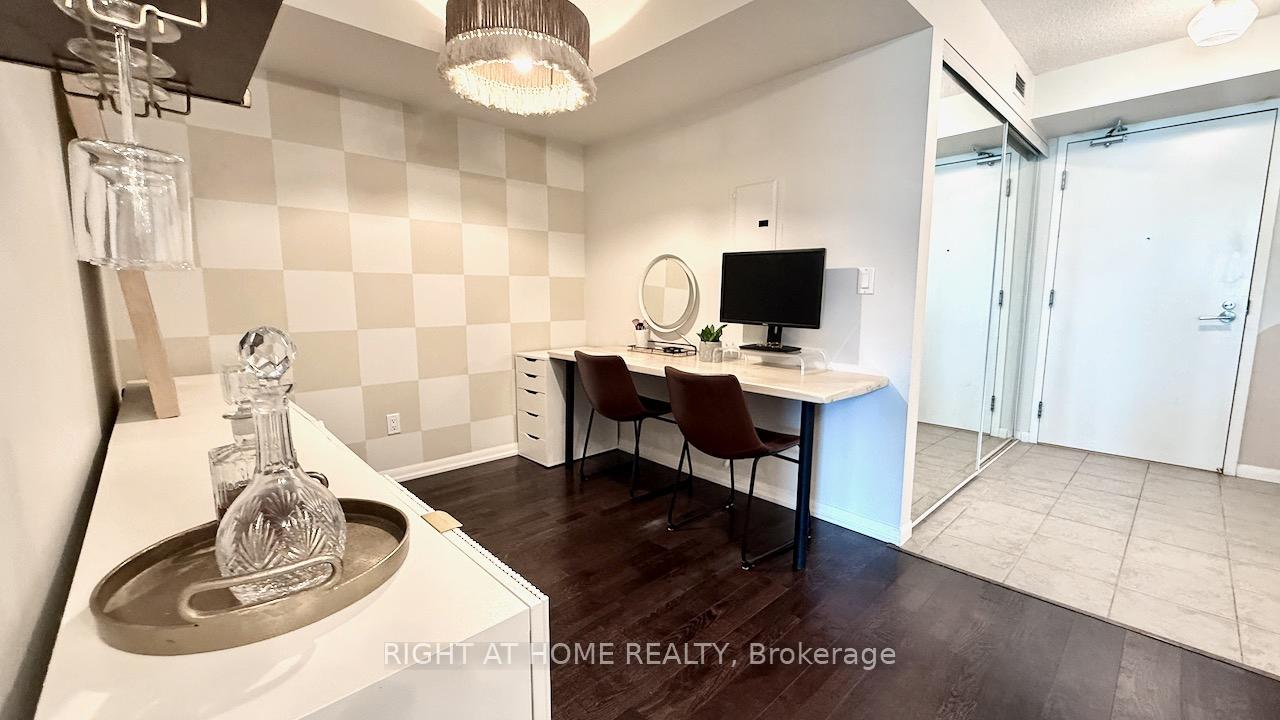 Photo 39 of Unit 656, 209 Fort York Boulevard S, Toronto, Niagara — HOMEH