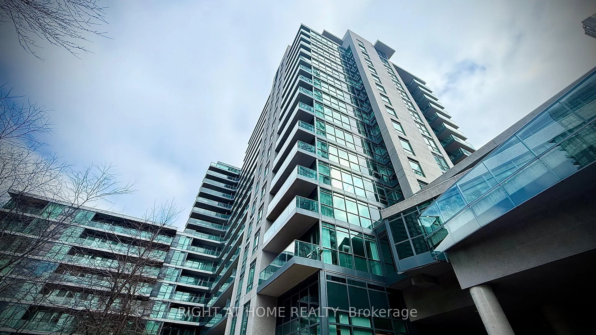 Photo 6 of Unit 656, 209 Fort York Boulevard S, Toronto, Niagara — HOMEH