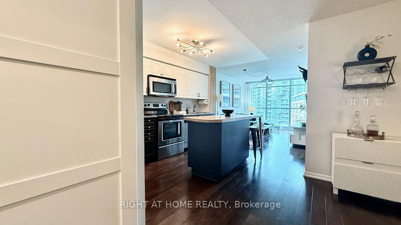 Photo 18 of Unit 656, 209 Fort York Boulevard S, Toronto, Niagara — HOMEH
