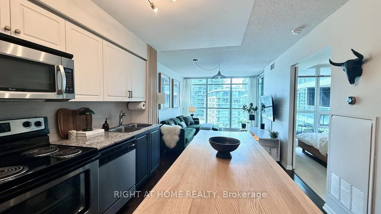 Photo 33 of Unit 656, 209 Fort York Boulevard S, Toronto, Niagara — HOMEH