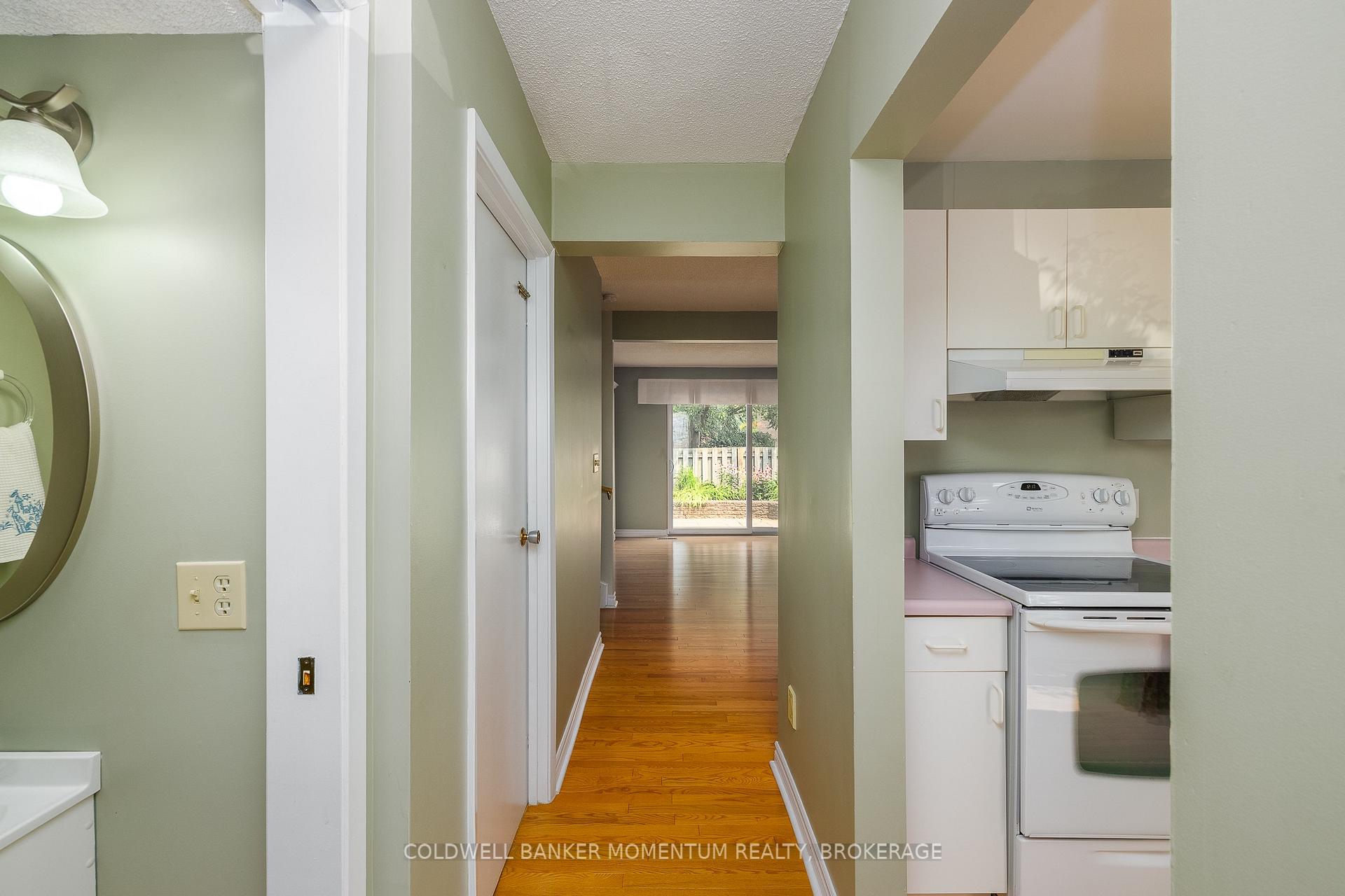 Photo 6 of Unit 12, 302 Vine Street, St. Catharines, Carlton/Bunting — HOMEH