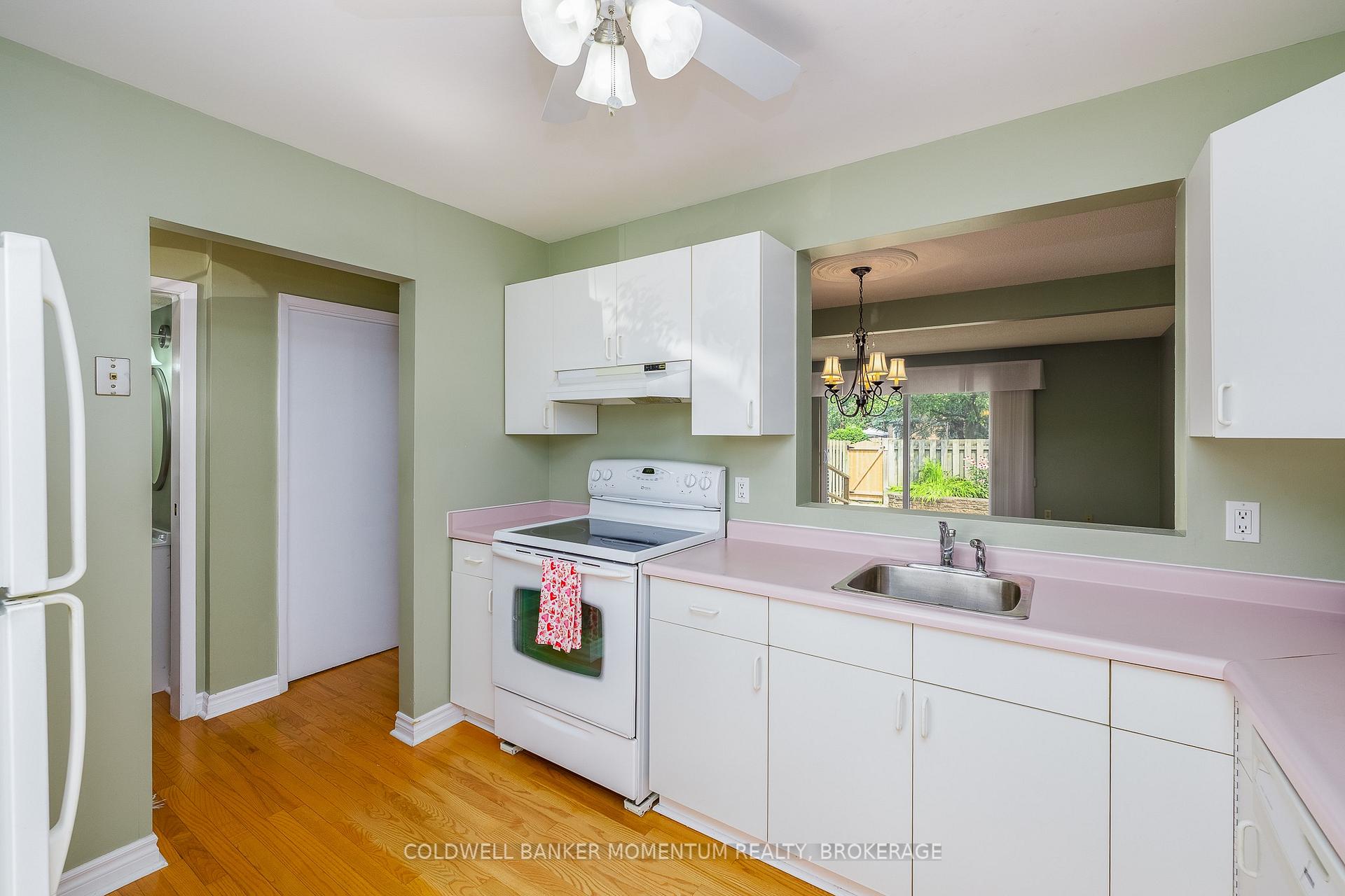 Photo 7 of Unit 12, 302 Vine Street, St. Catharines, Carlton/Bunting — HOMEH
