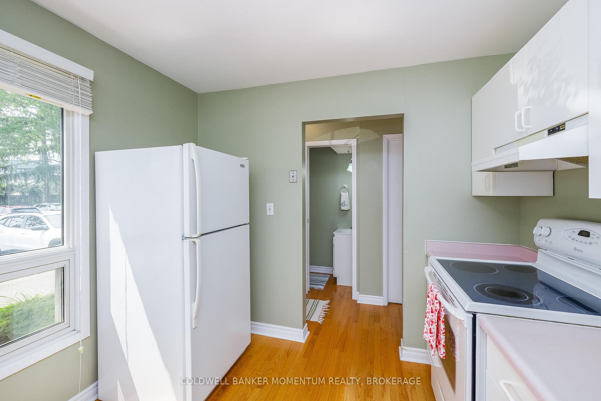 Photo 9 of Unit 12, 302 Vine Street, St. Catharines, Carlton/Bunting — HOMEH